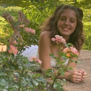 Meet your Posher, Elizabeth